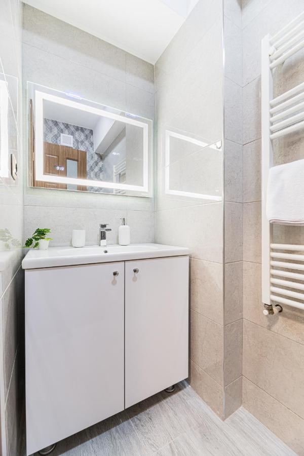 Isaran 2D4E Apartment Brașov Bagian luar foto