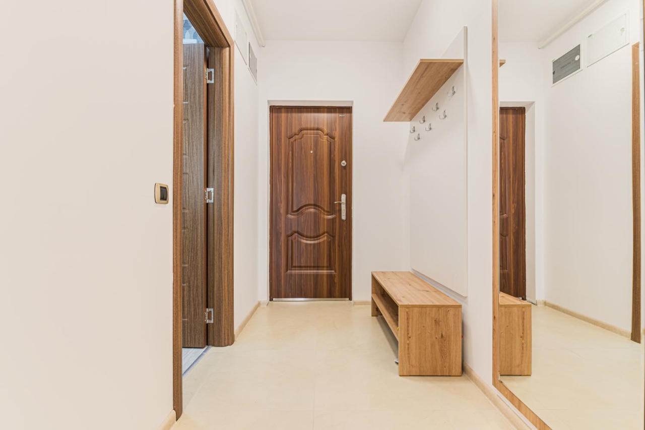 Isaran 2D4E Apartment Brașov Bagian luar foto